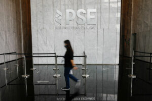 Extended bargain-hunting lifts Philippine shares