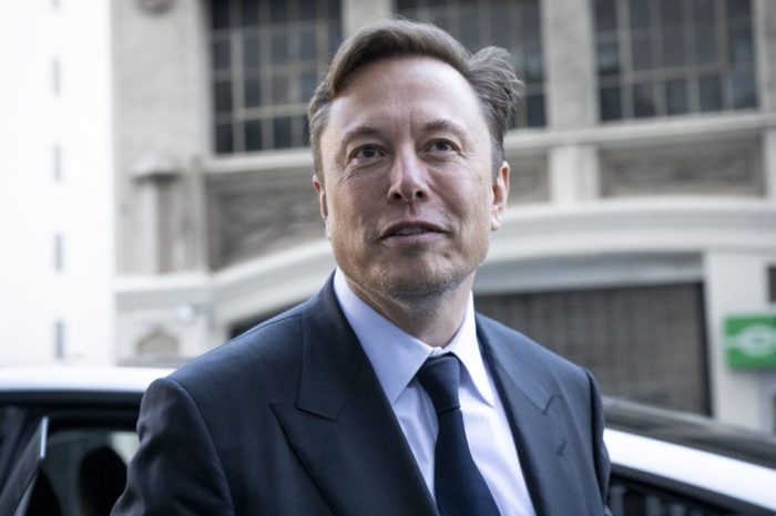 Elon musk visits beijing meeting with chinese foreign minister qin gang