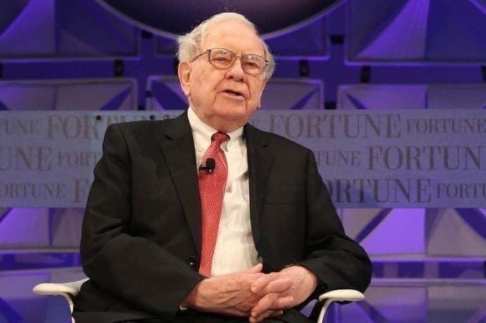 Warren buffett rakes in nearly 2 billion in annual dividend income from two stocks