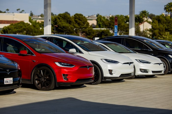 Tesla recalls over 120000 vehicles in the us due to safety concerns