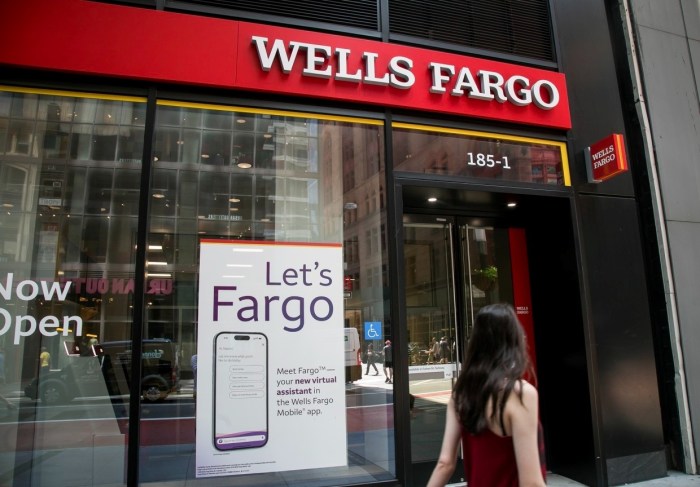 Wells fargo customers report missing deposits steps to address the issue and protect your finances