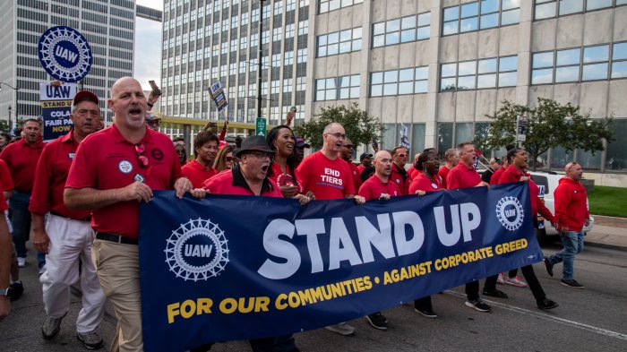 Uaw strike update gm and stellantis navigate critical juncture ahead of friday deadline