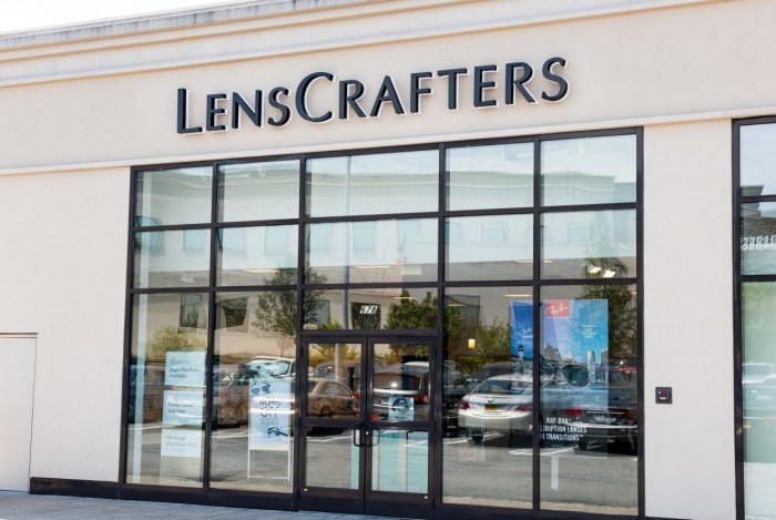 Lenscrafters reaches 39 million settlement over accufit claims customers to receive compensation