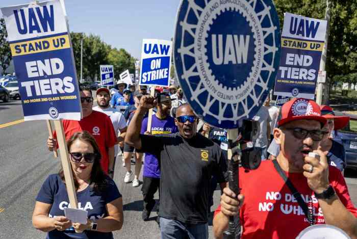 Uaw strike update gm and stellantis navigate critical juncture ahead of friday deadline