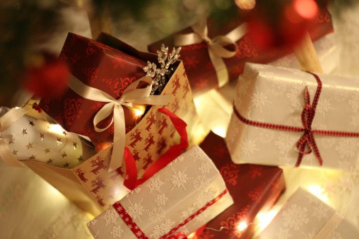 Americans prefer stock gifts over traditional presents this christmas