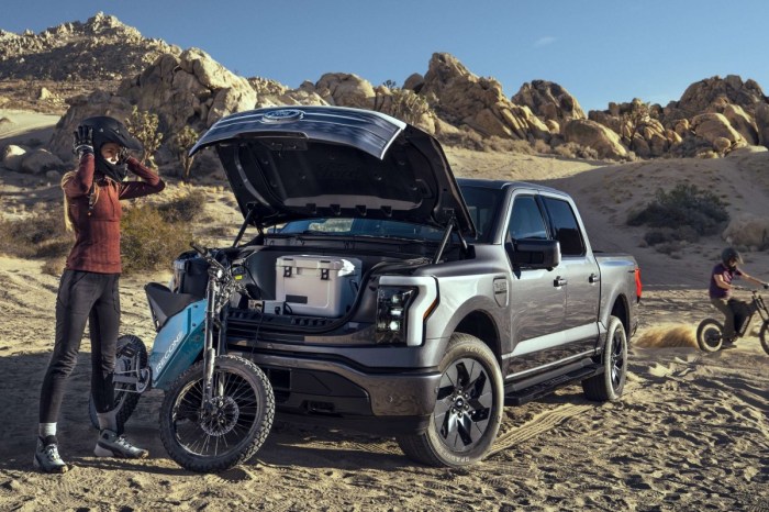 Electrifying deal ford f 150 lightning pickup gets a 10000 price cut