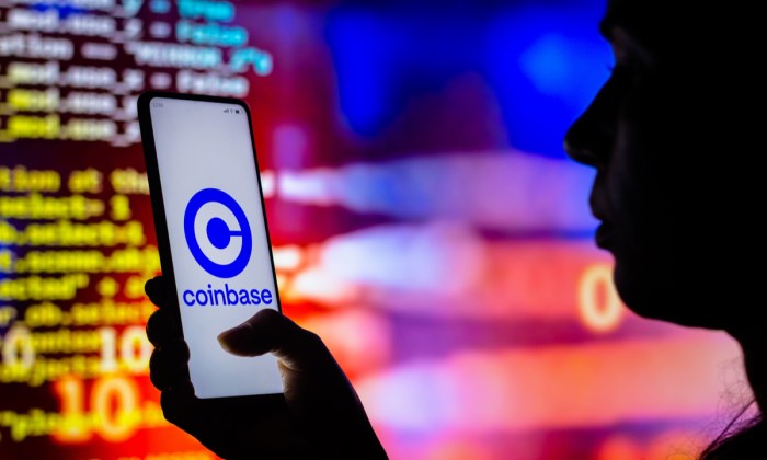 Coinbase launching debit cryptocurrency