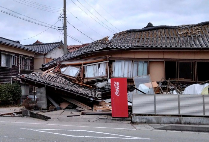 Japan last effort to rescue earthquake survivors race against time