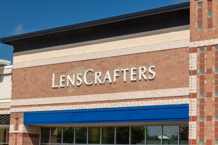 Lenscrafters reaches 39 million settlement over accufit claims customers to receive compensation